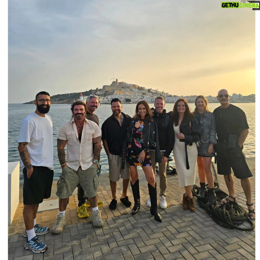 Paula Echevarría Instagram - Ibiza Recap 💙

#TrabajarConAmigosEsComoNoTrabajar
#Equipazo
#Hawkers
#PaulaEchevarriaXHawkers 
#ComingSoon