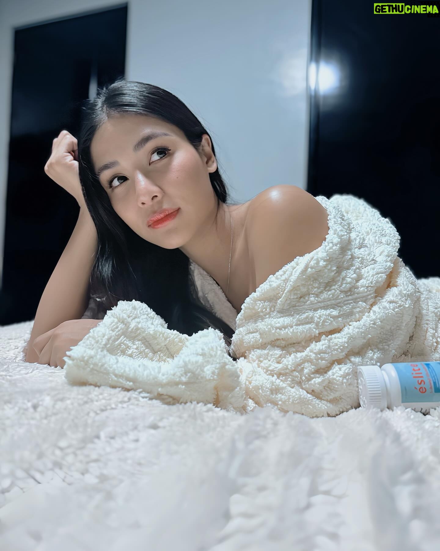 Sanya Lopez Instagram - We all know that cognition is very important to us. Sometimes we might forget things that just happened or our brain simply can’t processed well. That’s why I always take @esliteglutathione because it has a benefit to our cognitive health. Don’t forget to take it everyday! 🧡✨