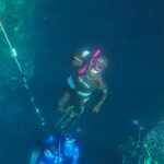 Julia Beautx Instagram - Die vorletzte Länderchallenge in 8 Bildern und Videos 🐟

Slide 1: Coole Pose auf coolem Stein ✌🏼
Slide 2: Da wäre schon fast der erste Tauchgang gestartet. 
Slide 3: Joey Unterwasser.
Slide 4: Julia über Wasser. 
Slide 5: Joey am Wasserrand. 
Slide 6: Julia Unterwasser (auf dem Weg, um aus dem Wasser zu kommen)
Slide 7: Da war die Welt noch in Ordnung ✨
Slide 8: Wir beide, komplett fertig. 
#juliavsjoey #juliabeautx #joeysjungle