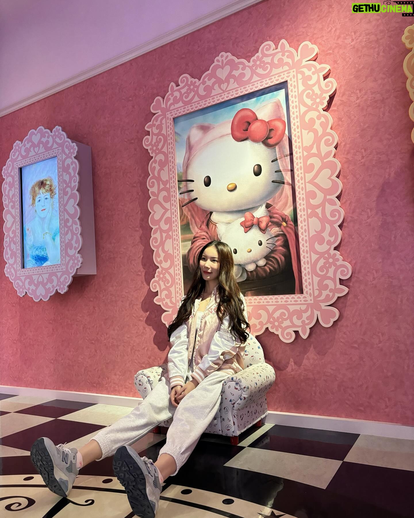 Worranit Thawornwong Instagram - เป็นที่ของฉันมากๆ แต่เพื่อนไม่เก็ทสักคน 😹🌸💗 555555