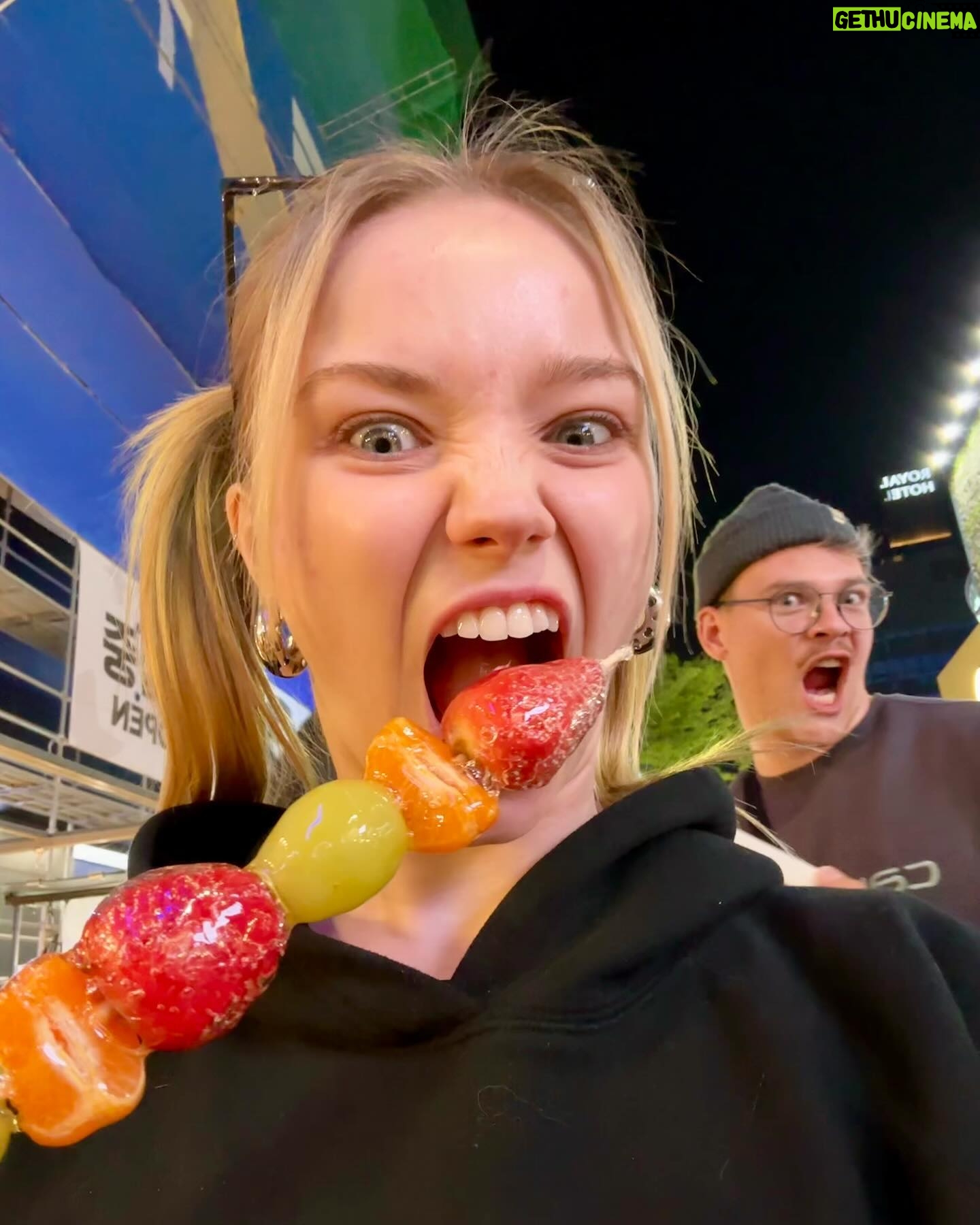 Julia Beautx Instagram - Auf dieser Reise wird GEGESSEN SONST GAR NICHTS!!!!!1!!1!1!