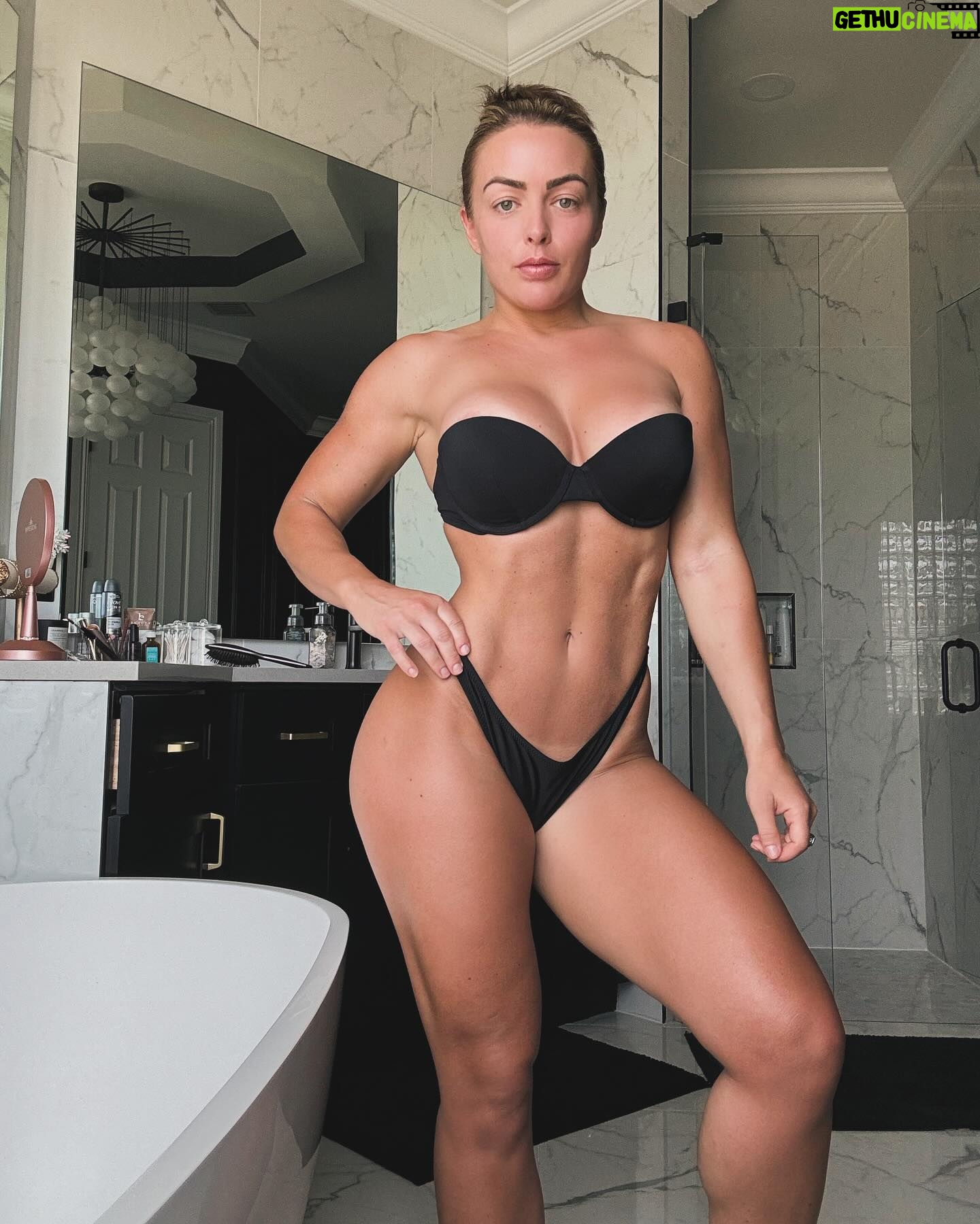 Mandy Rose Instagram - Seeing if I still got itβ¦ π€« Itβs been 10 years since I competed β¦ you guys think I should step back on stage?! π¬πβ‘οΈ
COMMENT BELOW ππ»
#2014WbffBikiniWorldChamp π
Coach @n8fitness ππ»