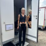 Caro Daur Instagram – Anzeige // filmed something the past few days (with the coolest cast)… can’t wait to show you 🎥🥹 coming out in december!!
