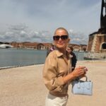 Caro Daur Instagram - Anzeige // ciao venezia 🇮🇹 had a blast at my first @labiennale wearing head-to-toe @tods #todsvenezia