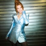 Palina Rojinski Instagram - In Hellblau rät es sich am Schönsten! Was für tolle Perfomances das gestern wieder waren bei @masked.singer.germany . Jetzt geht’s in großen Schritten aufs Finale zu! Was sind eure Tipps für die letzten Kostüme?