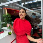 Olivia Culpo Instagram - Miami race day w my @peroniusa Nastro Azzurro 0.0% family partner of @scuderiaferrari ❤️‍🔥🏁 #ad #21