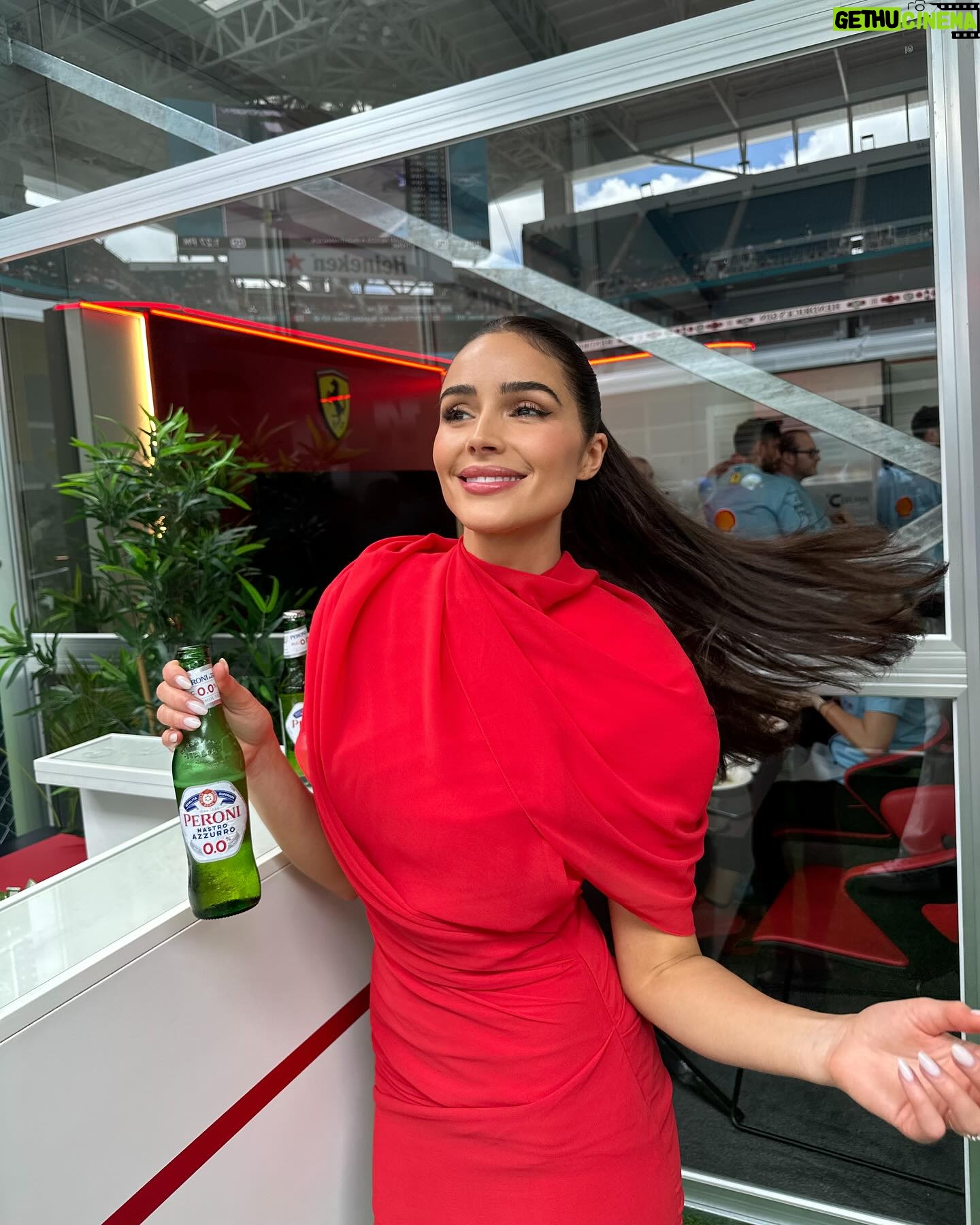 Olivia Culpo Instagram - Miami race day w my @peroniusa Nastro Azzurro 0.0% family partner of @scuderiaferrari ❤️🔥🏁 #ad #21