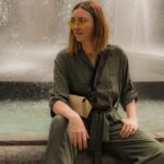 Regina Blandón Instagram - Jumpsuit color olivo con botones de coco y cinta de amarre por @reginablandon … 🤩✨

#igualdad #igualdaddegénero #modaconsciente #impactosocial #styleinspiration #newcollection #lifestyle