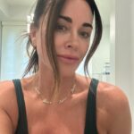 Kyle Richards Instagram - I’m sharing this make up free photo because I wanted to share that I finally got the courage to go see @mehringlam to micro blade the parts of my eyebrows that I like to fill in AND I also did lip blushing 👄 I’ve always had bushy eyebrows but they weren’t even (sisters , not twins ) So even if I wanted  to go make up free I would always fill them in a little 
and put something on my lips. But now I can skip that part of my routine 😊 also noteworthy , @portia_umansky contoured my nose with self tanner the night before so my nose will be like this for a few days 😆 #iwokeuplikethis
Necklace @lilyandbean