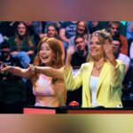 Palina Rojinski Instagram - Jessica Schwarz und meine Träller Wenigkeit „durften“ unsere musikalischen Stimmen unter Beweis stellen! Welch schönen Klang genau unsere Organe beim „Autotone-Quizzen“ von sich gaben, könnt ihr heute um 20:15 bei JOKO & KLAAS GEGEN PRO7 bewundern 😬🎤🔊 @jokoundklaas @officiallyjokoturbo @damitdasklaasturbo @prosieben @jessicaschwarz_official ❤️🫶😂

#Anzeige wegen Verlinkung