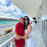 Olivia Culpo Instagram - Miami race day w my @peroniusa Nastro Azzurro 0.0% family partner of @scuderiaferrari ❤️‍🔥🏁 #ad #21