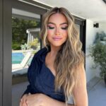 Chrishell Stause Instagram - Come for the @halilulgu hand made dress🔥, stay to the end for the @emmawillishmu ✨eyeliner 😍 
Happy Hump Day everyone! Please celebrate accordingly 😉

#Styletrends #beautyreport #SellingSunset #fashion #fashionstyle