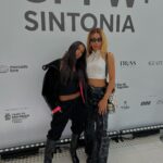 Rebecca Instagram – Dia de @spfw ✨
Obrigada pelo convite @dendezeiro ❤️
#SPFW57