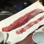 Hyomin Instagram – 프레인 빌라 바틀샵 첫 고객 여기요🙋🏻‍♀️ 첫 고객인 만큼 첫 번째 앰버서더는 제가 욕심 내보겠습니다..🙇🏻‍♀️ㅎㅎㅎ 재래돼지와 난면으로 시작해 ㅇㅈㅇ대표님의 팬미팅으로 끝난 어제의 식사. 황홀했던 솔라이아와 뱅베의 와인에 면은 덤이요..🐷 우동면은 두께가 3.5로 나와야 하는데 3.3 이 나왔다며 안타까워하던 은성 대표님… 저희는 팔 두께 말고는 중요한 게 없어요… 물론 고기는 두꺼울수록 좋습니다만🐷 아무튼 나 어제부터 앰버서더 된거같은데 이제 뭐하면 되징? 음음음