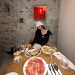 Hyomin Instagram - 맛있는 거 먹으러 갈 때 하의에 신경 많이 쓰는 편🤰🏻¨̮