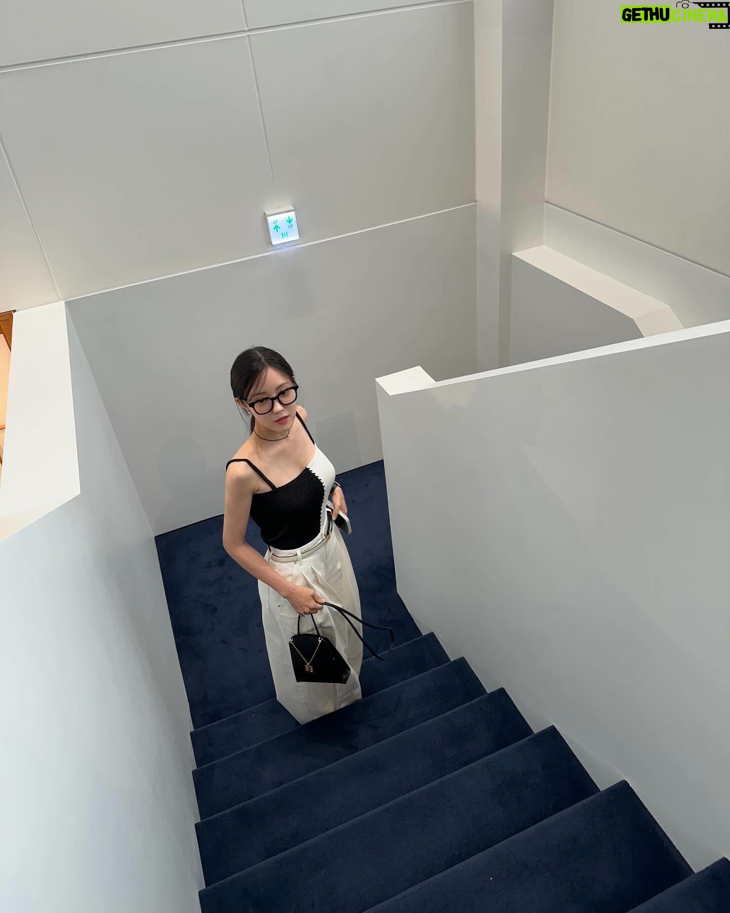 Hyomin Instagram - #EENK24SS SPRING/SUMMER 2024
'Y for Yesterday' SALON SHOW in Maison EENK ପ🥼ଓ