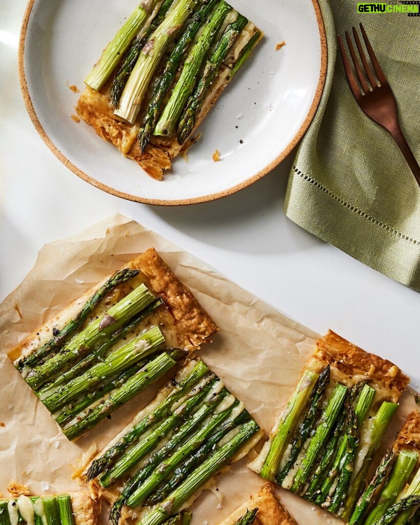 Martha Stewart Instagram - What better way to celebrate spring than with a super-seasonal asparagus tart? This recipe is all about embracing the flavors of asparagus and Gruyère. The only other ingredients are salt, pepper, and a brush of olive oil—so the flavors of the plump stalks of asparagus and shredded cheese really stand out. Get the recipe at the link in our bio.
