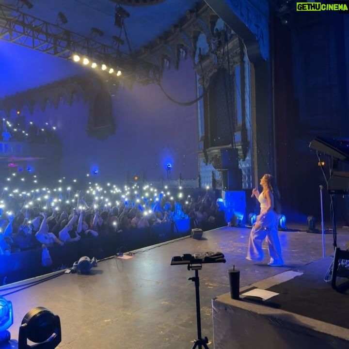 Tori Kelly Instagram - thank u ventura sacramento !!! ♡⁎⁺˳✧༚
what an incredible way to kick off this 1st leg of tour!! ☁️