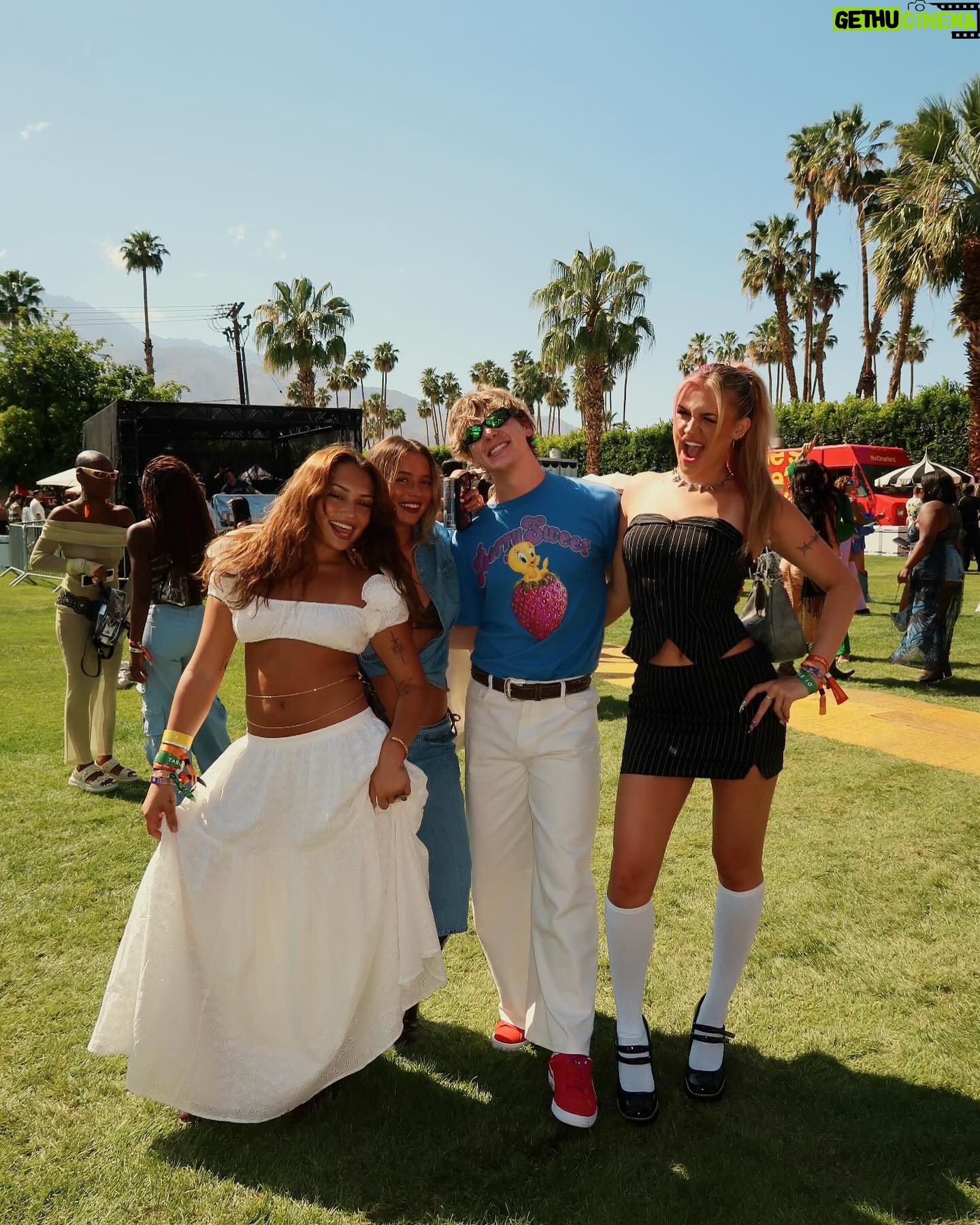 Madi Monroe Instagram - @revolve #revolvefestival 💛