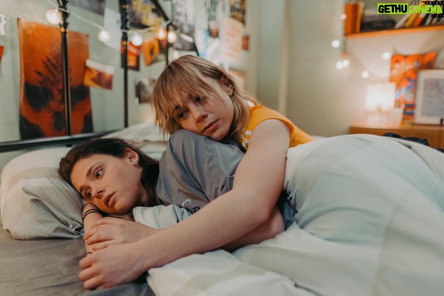 Nicole Wallace Instagram - Juntas. De la mano. La serie #NiUnaMás, protagonizada por Nicole Wallace, Clara Galle y Aïcha Villaverde, llega el 31 de mayo.
