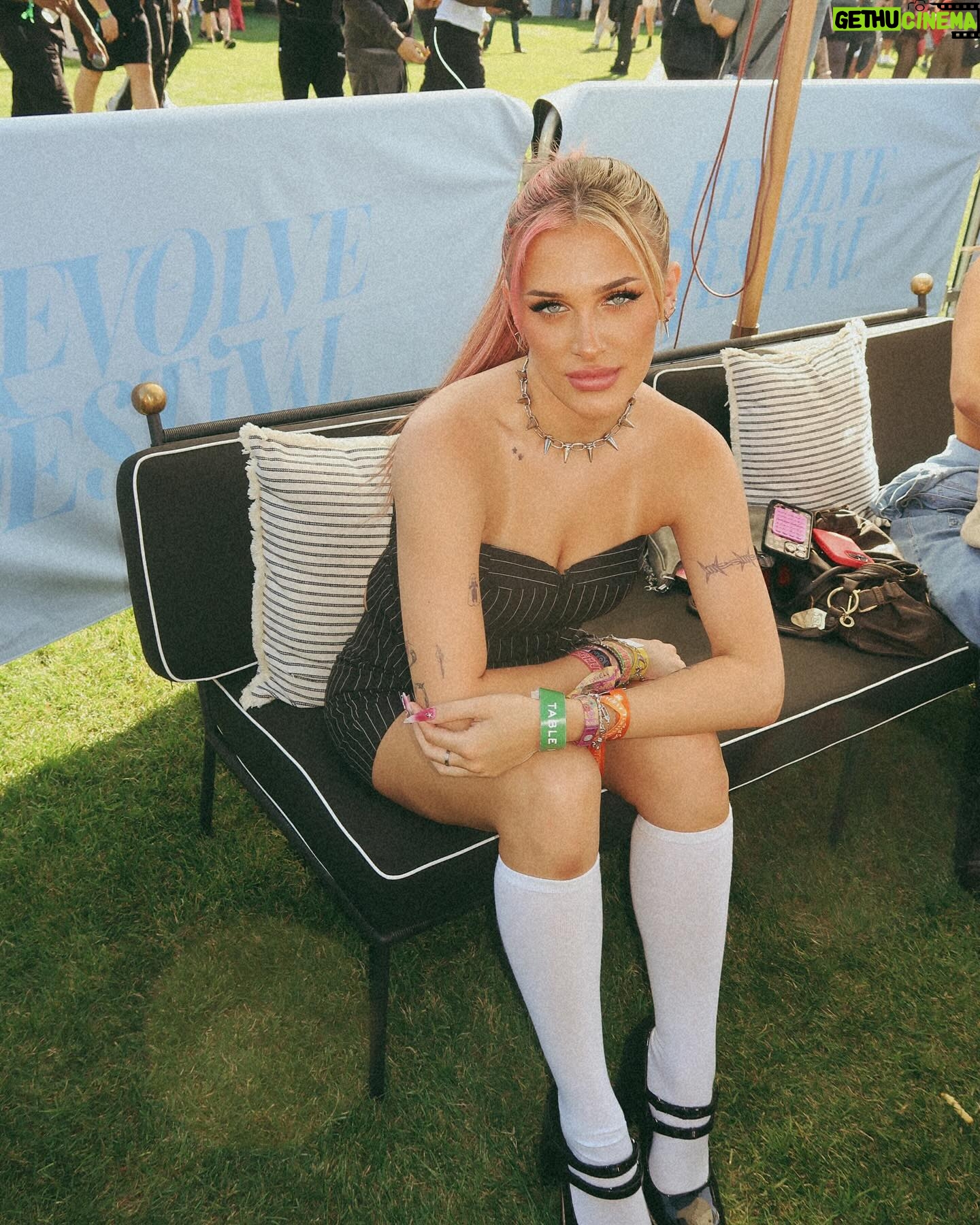 Madi Monroe Instagram - CHELLLLAA CHECKKKK 🎡