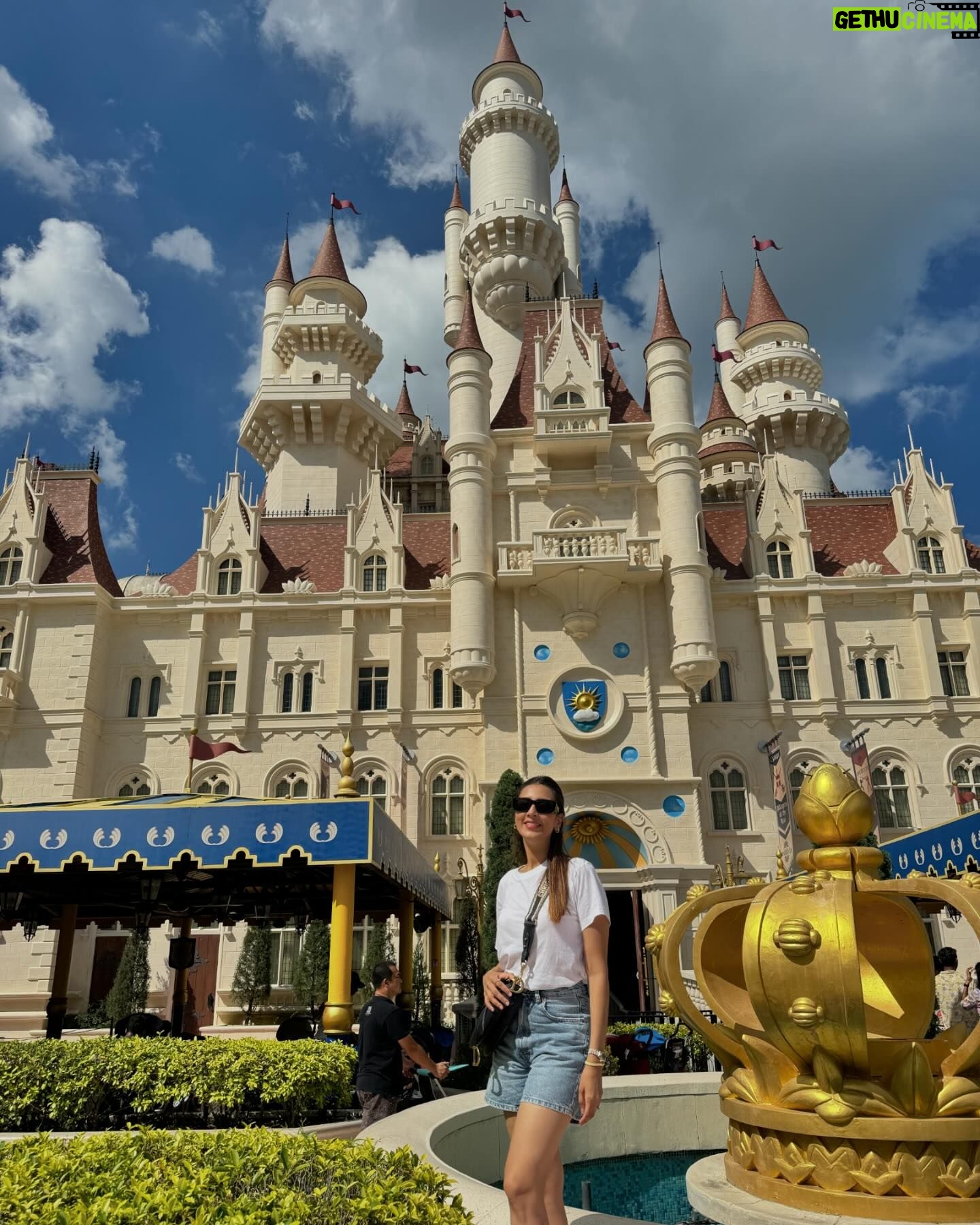 Bidya Sinha Saha Mim Instagram - Keep calm and travel on.🖤