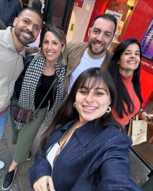 Mina Al Sheikhly Instagram - ملخص برشلونة بالبوم و ذكريات تخبل ♥️

تنويه يا جماعة الخير ! لكثرة الاسئله و التحليلات 

اني حامل بالشهر الخامس ! و اعلنت بعد مثبت الحمل 🥰
و شفت الوقت المناسب 🙏

اما الفيديو فهذا مصور قبل ٤ اشهر 😂 يعني اول معرفت اني حامل

و هذا جان حل المعدلة الصعبة  التي دوخت العالم 😂 

و شكراً 

#myhappymoments #minasjourney
