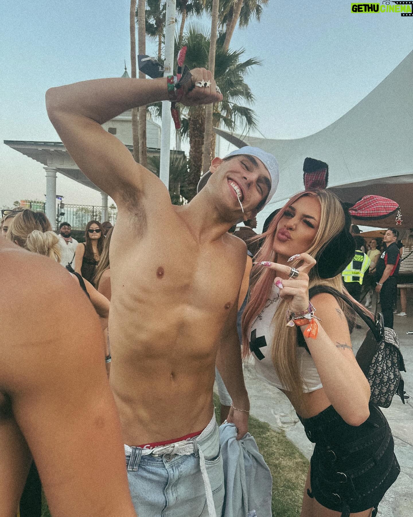 Madi Monroe Instagram - CHELLLLAA CHECKKKK 🎡