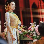 Fan Bingbing Instagram - 💛💛💛

Costume: @vanuscouture_official @sunvanus @aomnapat, coordinated by @wishgui3
Makeup: @huyiyin8 @_christopherbu_ 
Hair: @copong 
Jewels: @beautygems_official and MBUND (China)
Photography: @zhao.pt, @iponz32, @gypsyliberty, Sepmoon日记本
PR & Management: @jerseychong @mattie_ma 
Special Thanks: @tourismthailand @iamthapanee @thailandtgttxw
