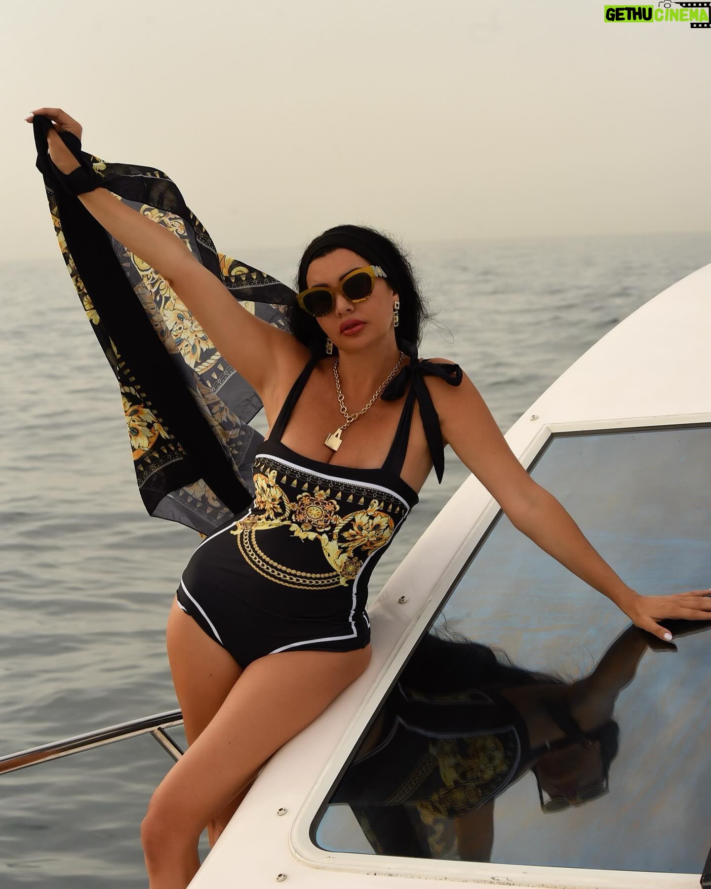 Lamitta Frangieh Instagram - Phenomenal by @vioye_us ๐ค
๐ธ @hossamelhalwagy_photography
.
.
.
#swimwear #swimsuitseason #yaghtinglife #summervibes #luxurylifestyle #lamittafrangieh #swimwearfashion #yaghtclub #dubai #brunette