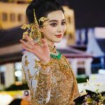 Fan Bingbing Instagram - 💛💛💛

Costume: @vanuscouture_official @sunvanus @aomnapat, coordinated by @wishgui3
Makeup: @huyiyin8 @_christopherbu_ 
Hair: @copong 
Jewels: @beautygems_official and MBUND (China)
Photography: @zhao.pt, @iponz32, @gypsyliberty, Sepmoon日记本
PR & Management: @jerseychong @mattie_ma 
Special Thanks: @tourismthailand @iamthapanee @thailandtgttxw