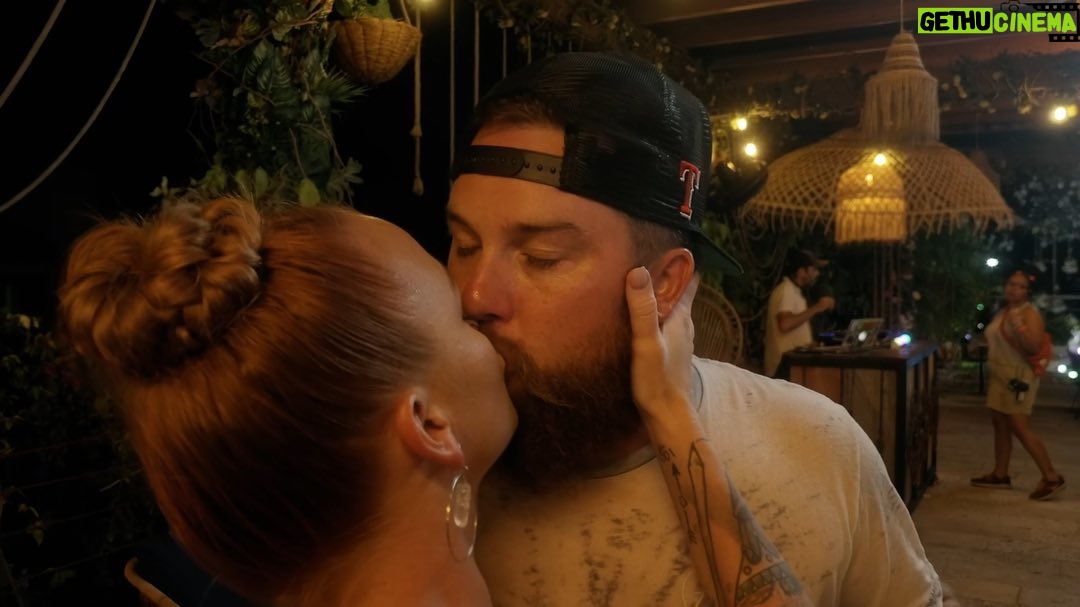 Maci Bookout Instagram - We’re going out tonight! 🥳 See you at 8p on @MTV for all the fun 🧡 #TeenMomFamilyReunion