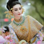 Fan Bingbing Instagram - 💛💛💛

Costume: @vanuscouture_official @sunvanus @aomnapat, coordinated by @wishgui3
Makeup: @huyiyin8 @_christopherbu_ 
Hair: @copong 
Jewels: @beautygems_official and MBUND (China)
Photography: @zhao.pt, @iponz32, @gypsyliberty, Sepmoon日记本
PR & Management: @jerseychong @mattie_ma 
Special Thanks: @tourismthailand @iamthapanee @thailandtgttxw