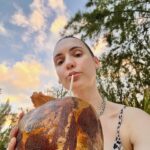 Nathalie Odzierejko Instagram - Le dump entre Paris et La Réunion ☀️
( l’avant dernière photo m’a provoqué plusieurs fous rires à la suite )