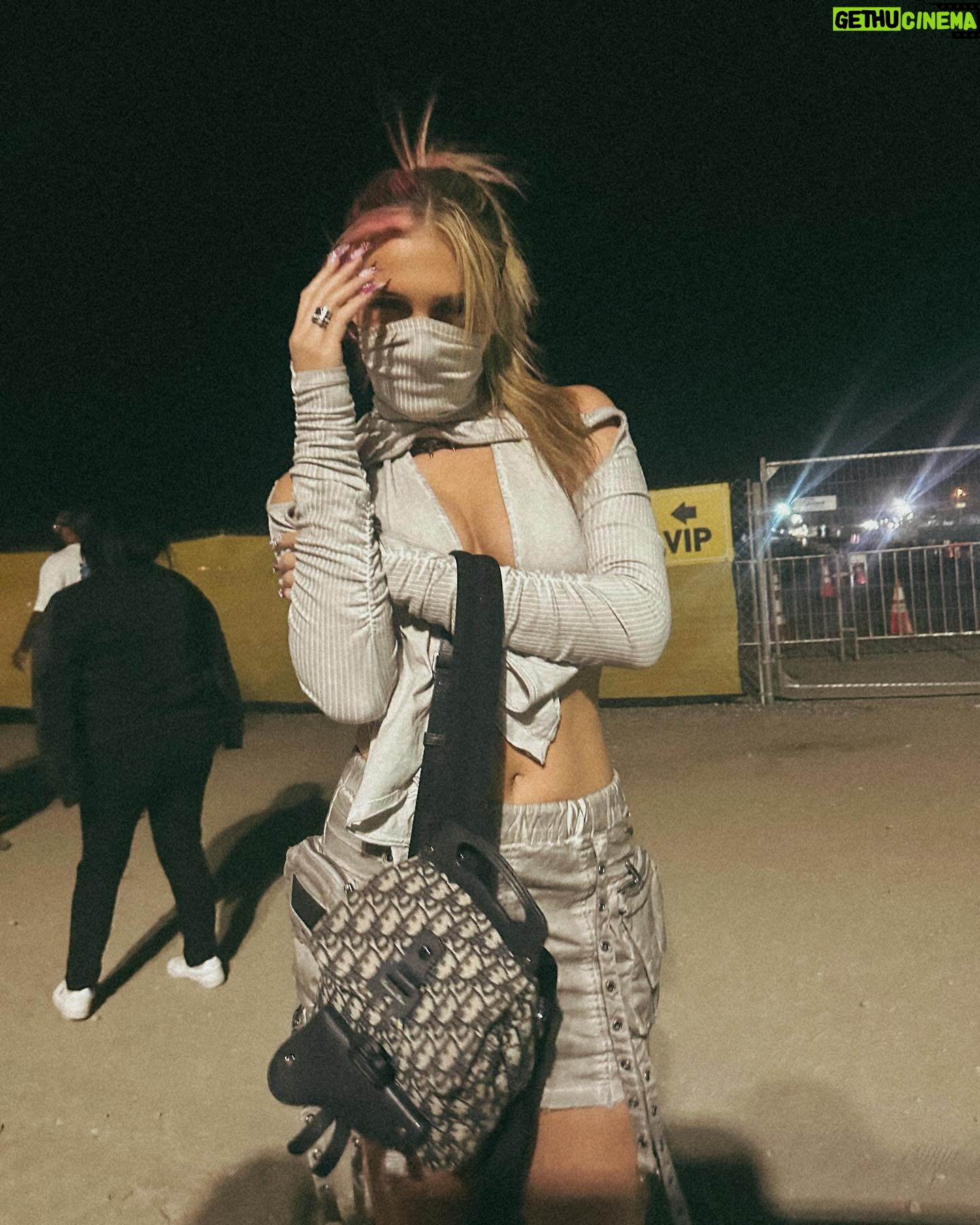 Madi Monroe Instagram - CHELLLLAA CHECKKKK 🎡