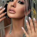 Lamitta Frangieh Instagram - Precious like 💎 shining by @lasirenegroup 
.
.
.
#makeupideas #makeupoftheday #beautyicon #makeuplook #makeupwedding #makeupartistsworldwide #makeupchallenge #lamittafrangieh #dubai #lifestyle