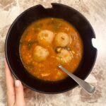 Mina Al Sheikhly Instagram – اليوم مطر و عواصف ⛈️

يعني لازم كبة حامض 🤤🍋‍🟩

اكلة عراقية نأكلها عادةً بالشتا و تتكون من كبة رز او برغل مع اللحم نسويها مع الشلغم ” اللفت ” و السلق و يا تكون بصلصة حمرة او صفرة 

اني استخدمت كبة جاهزة جبتها من @alrabat_sweets 
و المكونات بسيطة لتحضير الصلصة 

زيت، بصل، ثوم، سلق، شلغم، معجون طماطة ، عصير الطماطة ، ماء حار 
ملح، فلفل اسود ، بهارات مشكلة ، كبة ، حامض ( الليمون) 

و بالعافية 😋 

#myhappymoments #minasjourney #mypregnancyjourney #pregnancycravings 

تحبون كبة حامض