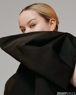Nicola Coughlan Instagram - 🩸TEEN VOGUE🩸

What an honour to be on your cover @teenvogue, when I was a teenager your magazine meant so much to me so this is a true full circle moment. @versharma it was such a pleasure to be interviewed by you, and extremely cool to be photographed by fellow Derry Girl @deirdredeirdredeirdre 

Link to the interview in my stories 

Writer & EIC @versharma 
Photographer @deirdredeirdredeirdre 
Stylist - @carolinaorrico
Makeup - @danielmartin
Hair - @stylebysergio
@vrwpublicity