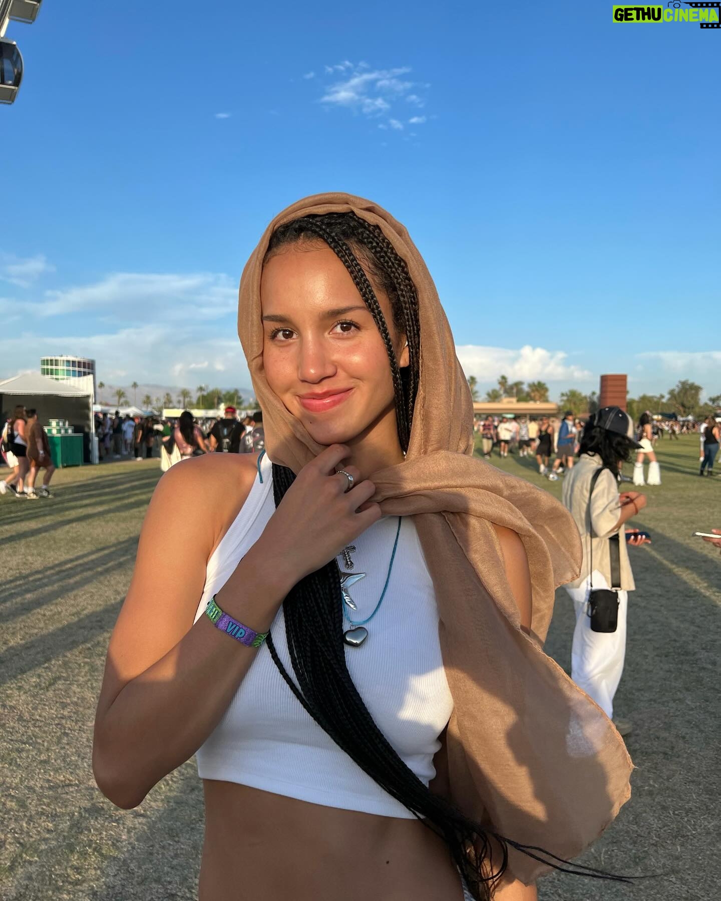 Sofia Wylie Instagram - Sof Bella = Coachella