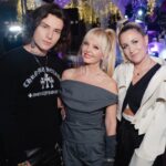 Valeriya Instagram - По эмоциональному подъему и количеству поздравлений в этом году полное ощущение, что отмечала юбилей.😄😜❤️ Концерт-трибьют перенесся на 3 октября, а с артистами, принимающими в нем участие, хотелось увидеться, ну и , конечно, со всеми близкими. Спасибо любимому @lamaree_restaurants restaurants за дружбу и гостеприимство. ❤️ 3 октября всех жду на @livearena.ru  Спасибо за образ @darya_dmitriewa и бессменной моей @mariachepchugova_mua ❤️