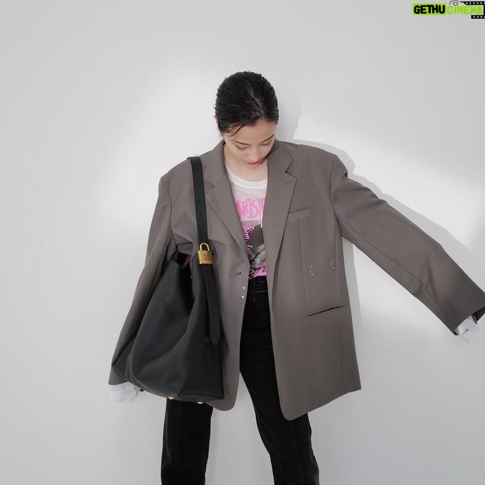 Suzu Hirose Instagram - 👜❤︎
#LVFashion
#LOUISVUITTON
thank you @louisvuitton