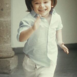 Sherlyn Instagram - Hace muchos años @carlosmaciasmex y yo nos encontramos y nos volvimos familia, celebro su éxito, lo he visto trabajar con tanta pasión, que nadie se lo merece más que el, tuve el privilegio de ser su actriz invitada para #unpactodesilencio. Y un tema tan especial fue el debut de la sonrisa del ser más especial del mundo, mi hijo @andrenuestrobebe esperen pronto el video