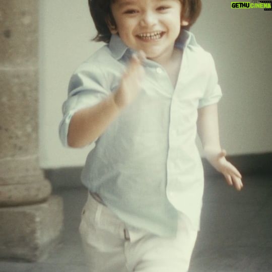 Sherlyn - 44.7K Likes - Hace muchos años @carlosmaciasmex y yo nos encontramos y nos volvimos familia, celebro su éxito, lo he visto trabajar con tanta pasión, que nadie se lo merece más que el, tuve el privilegio de ser su actriz invitada para #unpactodesilencio. Y un tema tan especial fue el debut de la sonrisa del ser más especial del mundo, mi hijo @andrenuestrobebe esperen pronto el video