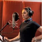 Jennylyn Mercado Instagram – Something special is brewing in the studio. 🎧🎤 Can’t contain my excitement to share it with you bessies!🥰 Dropping soon! 🤍@starmusicph @jonathanmanalo