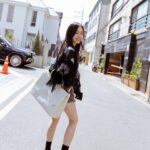 Park Ji-hu Instagram – @prada 🤍👜❔#PradaGalleria #adv #gift