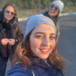 Narges Mohammadi Instagram - وقتی خواهر داری هیچ چیز دیگه تو این دنیا نمی خوای 
فقط دلت میخواد خواهرت خوشحال باشه که توام خوشحال باشی 
سارا کوچولو خوشگل من تولدت مبارک از خدا میخوام همیشه بخندی شادی توقلبت موج بزنه عشق تو زندگیت جاری  باشه…
 که منم حال دلم خوب باشه 
دوستت دارم خیلی زیاد تولدت خیلی مبارک باشه🎂🌺♥️
