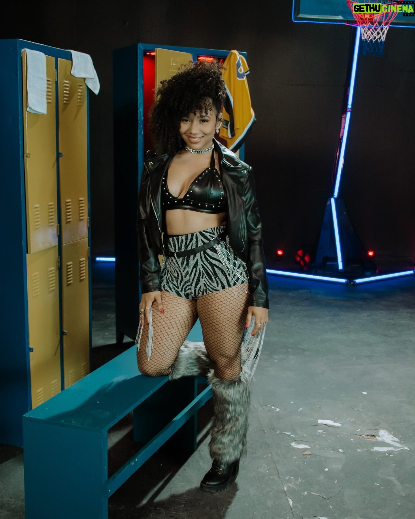 Chelsy García Instagram - Rodando el videoclip del soundtrack de #DEMBOWLaPelicula ❤️🔥 @noriel