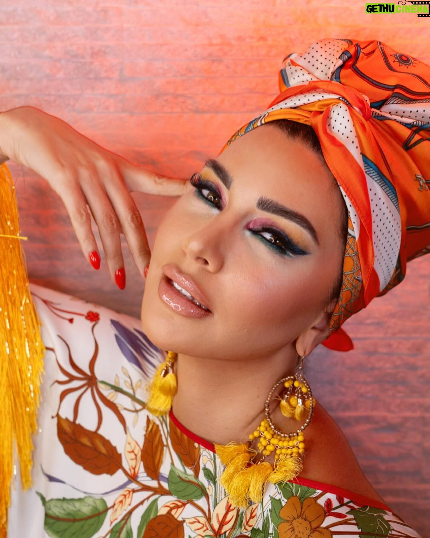 Lamitta Frangieh Instagram - Exotic finest makeup look @lasirenegroup
📸 @omarhawari1
.
.
#makeupartist #makeup #africa #capetownsouthafrica #makeupoftheday #africanfashion #makeupvideos #madeinsouthafrica #africasafari #lamittafrangieh #dubai #africabeauty #style #iconic