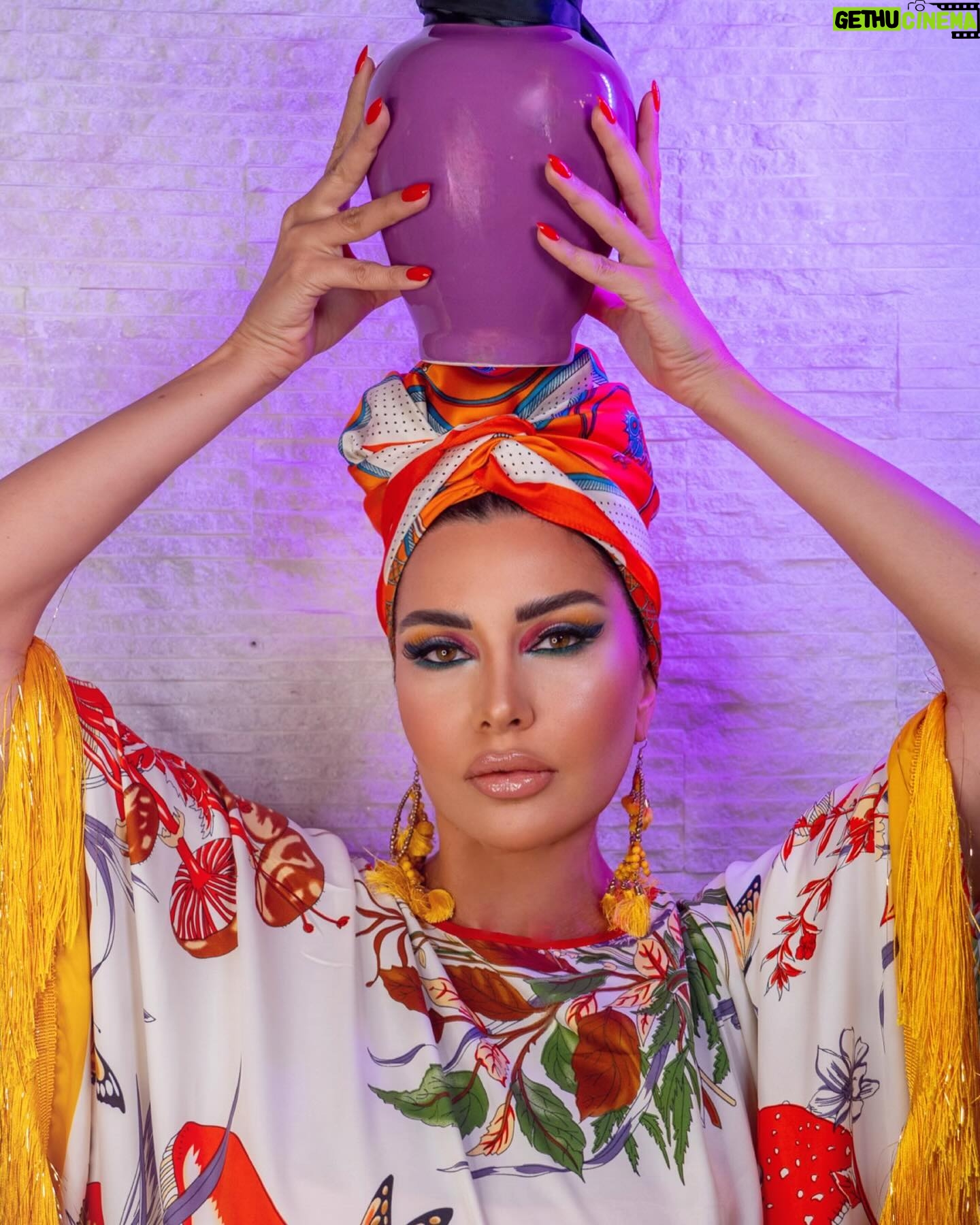Lamitta Frangieh Instagram - Exotic finest makeup look @lasirenegroup
📸 @omarhawari1
.
.
#makeupartist #makeup #africa #capetownsouthafrica #makeupoftheday #africanfashion #makeupvideos #madeinsouthafrica #africasafari #lamittafrangieh #dubai #africabeauty #style #iconic