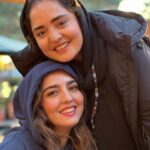 Narges Mohammadi Instagram - وقتی خواهر داری هیچ چیز دیگه تو این دنیا نمی خوای 
فقط دلت میخواد خواهرت خوشحال باشه که توام خوشحال باشی 
سارا کوچولو خوشگل من تولدت مبارک از خدا میخوام همیشه بخندی شادی توقلبت موج بزنه عشق تو زندگیت جاری  باشه…
 که منم حال دلم خوب باشه 
دوستت دارم خیلی زیاد تولدت خیلی مبارک باشه🎂🌺♥️